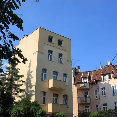 Loco Apartment