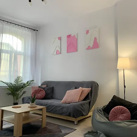 Loco Apartment *